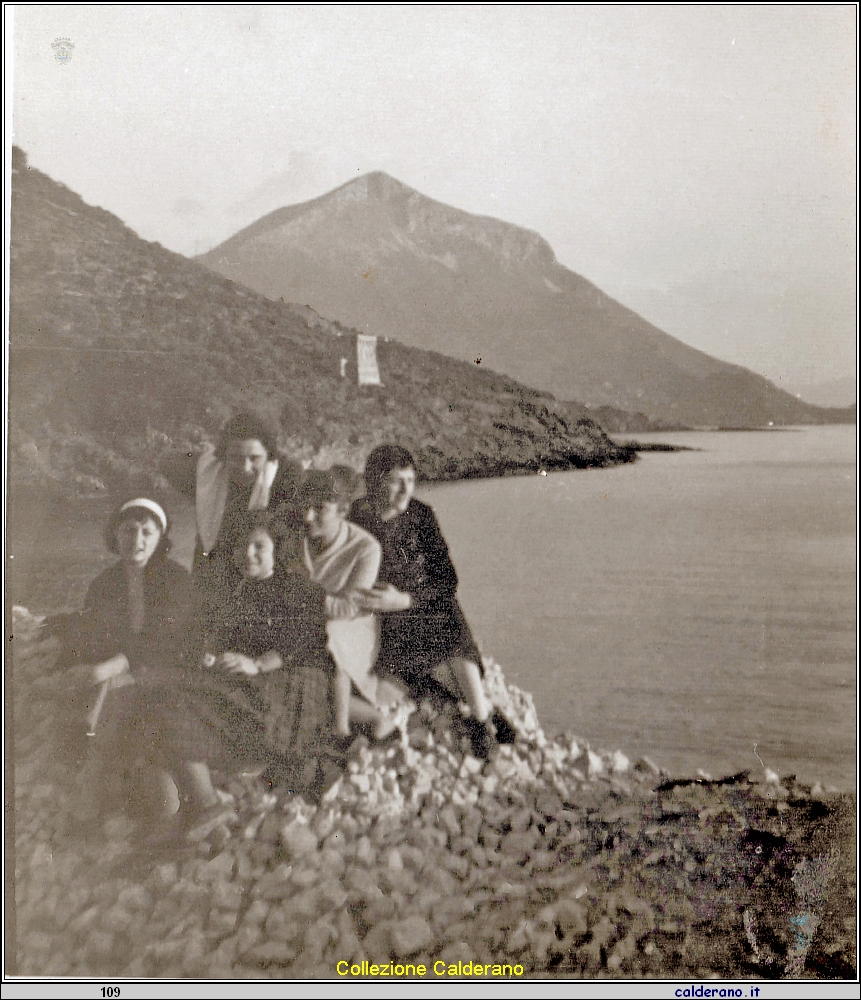 Compagne di scuola insieme al Porto.jpeg