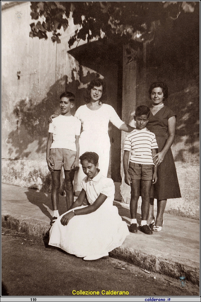 Fratelli Colavolpe in Via Mandarini Ciccillo, Liliana, Biasino, Silvana e Franca.jpeg