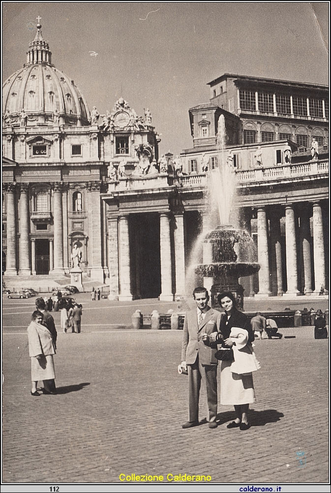Domingo Limongi e Maria Colavolpe a San Pietro.jpeg