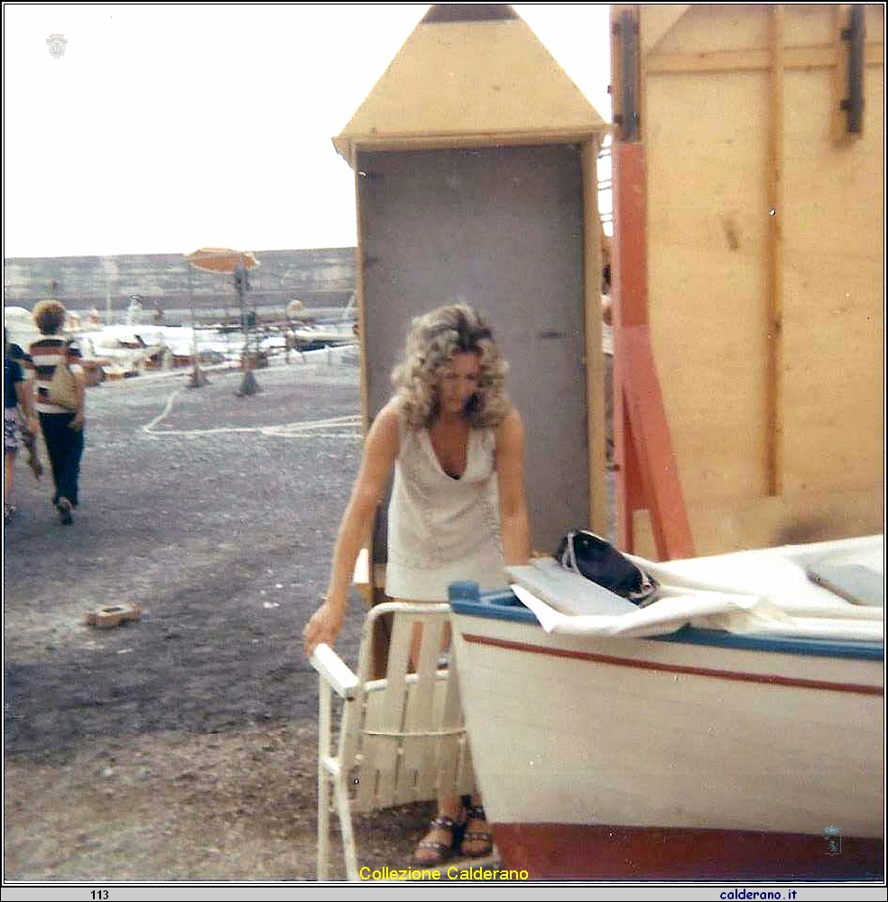 Emma Danieli al Porto - Giochi all'aria aperta 2-9-1971.jpg