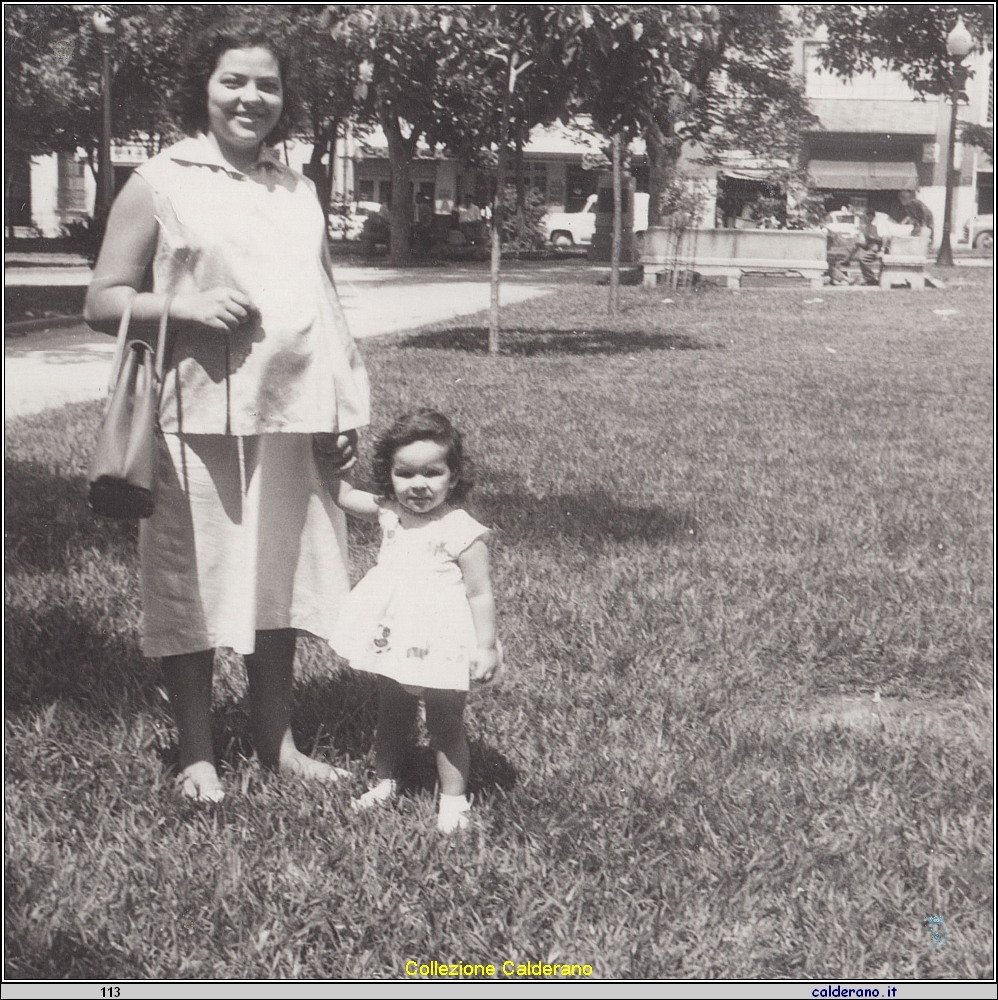 Maria Colavolpe con la figlia Patricia Limongi .jpeg