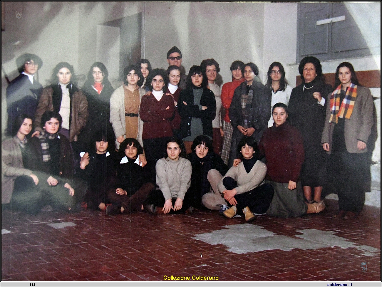 Alunne dell'Itituto Magistrale con Antonio Gilsenni e Lidia D'Orlando .jpg