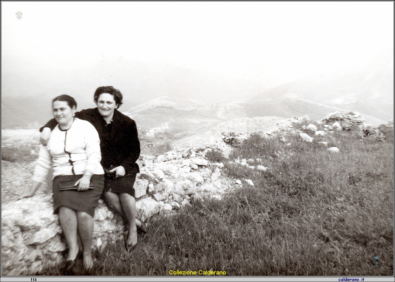 Maria e Franca Mazzeo al Castello.jpeg