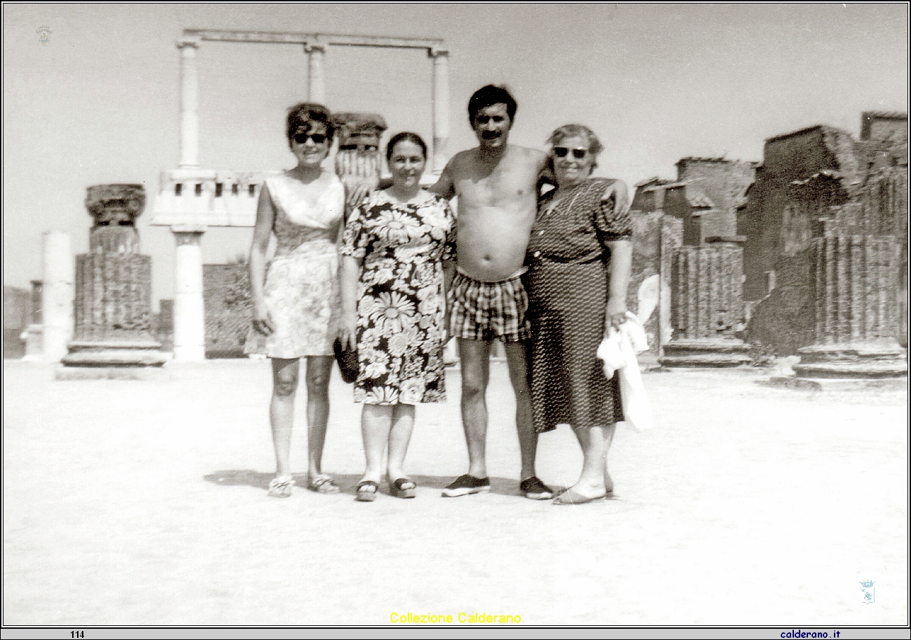 Tra gli scavi con Maria Mazzeo.jpeg