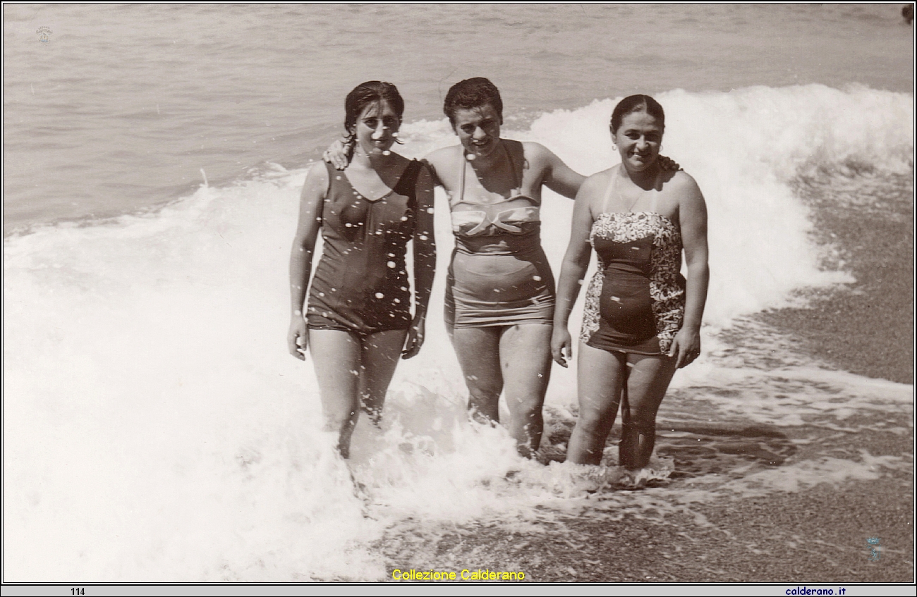 Tra le onde Maria Mazzeo.jpeg