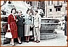 Liliana Colavolpe, Georgette Oudibert, Filomena Calderano e Vincenzo Colavolpe alla fontana del Pantheon.jpeg