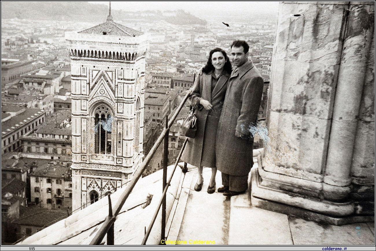 Sulla Cupola del Brunelleschi Franca Mazzeo e Luigi Avigliano 28-10-1948.jpeg