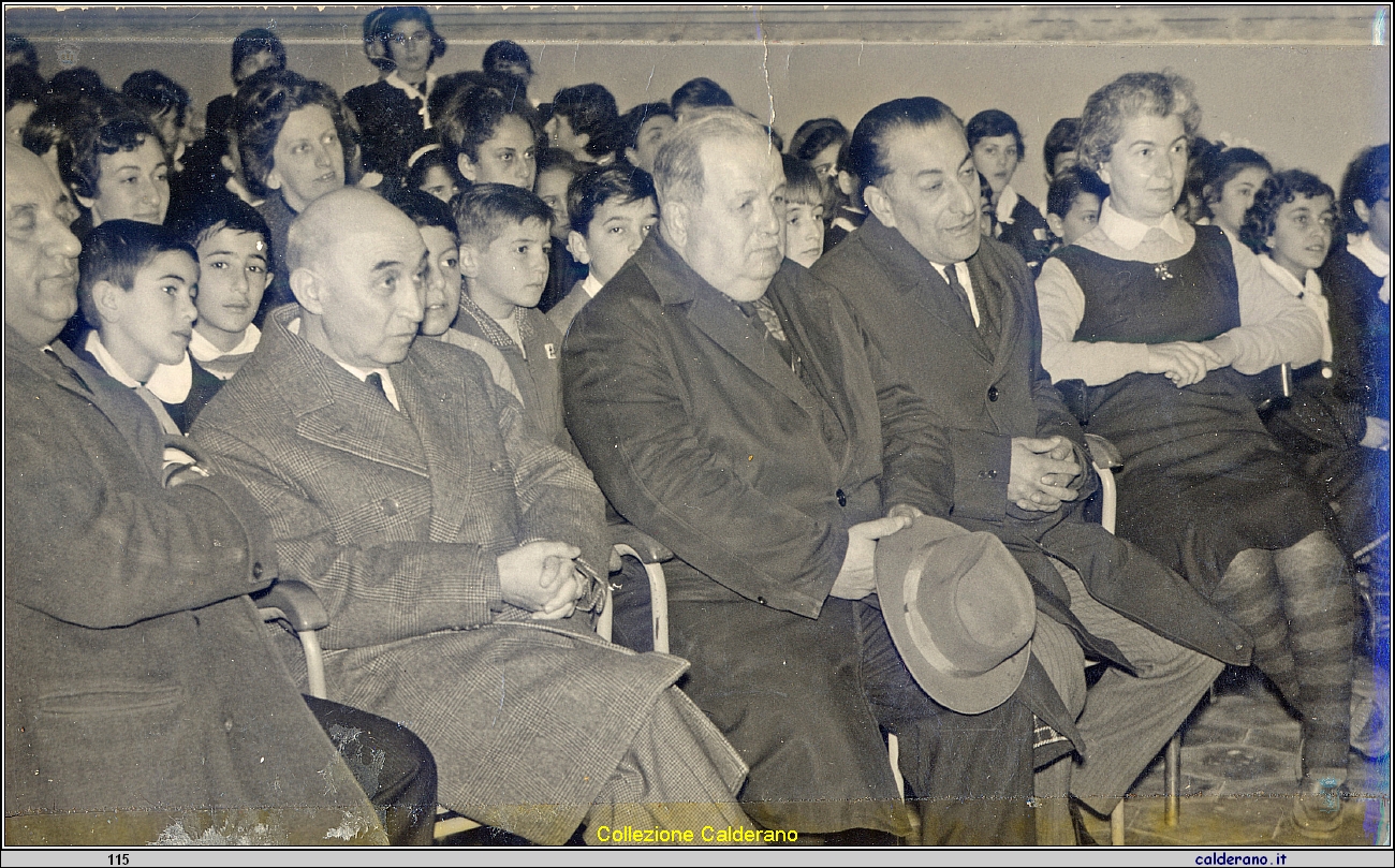 Visita del provveditore Alessandro Sacchetti 11 febbraio 1966.jpg