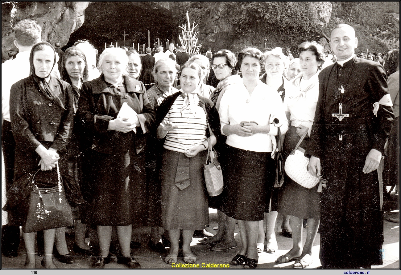 Marateoti a Lourdes 5-8-1960.jpg