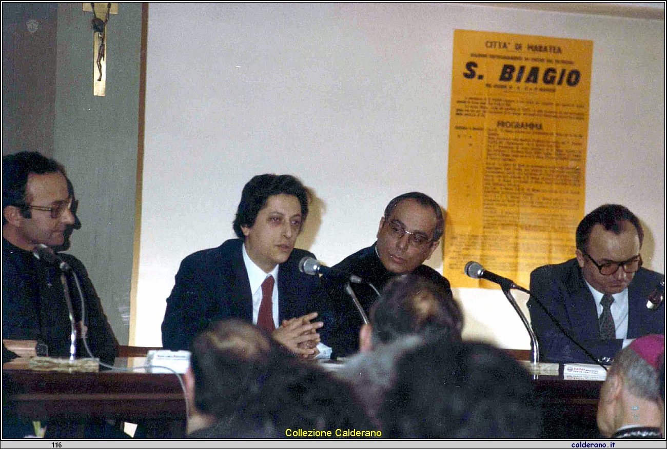 Padre Luigi con Fernando 1982.jpg