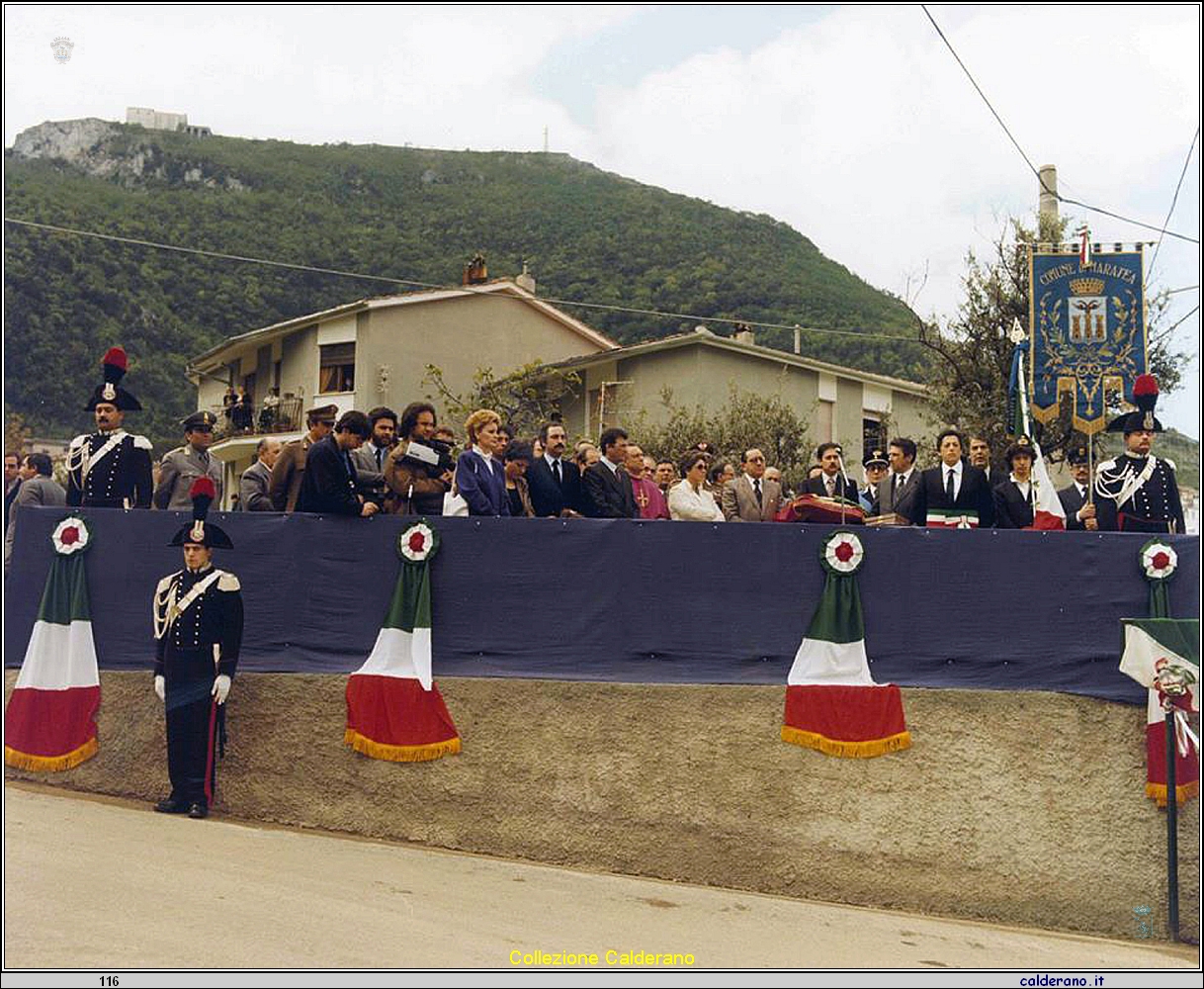 Palco delle Autorita' per l'inaugurazione di Via Salvo D'acquisto.jpg