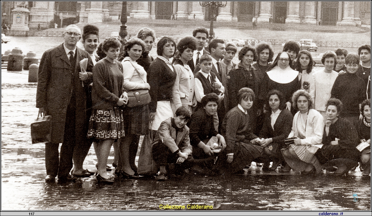 Alunni e Insegnanti dell'Istituto Magistrale in gita a Roma 2.jpg