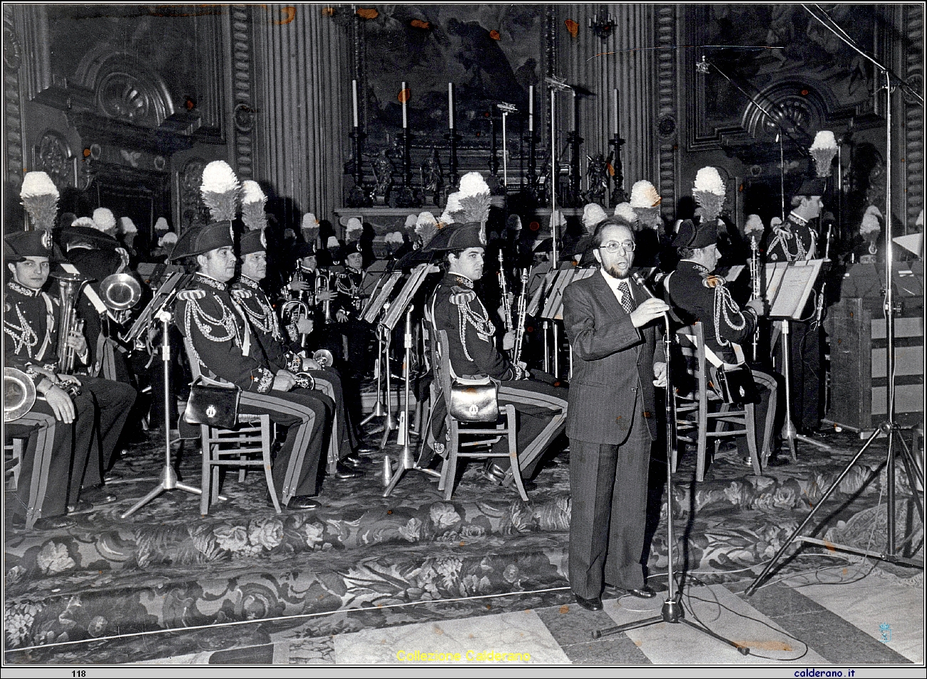 Francesco Sisinni con la Banda Musicale dell'Arma dei Carabinieri.jpeg
