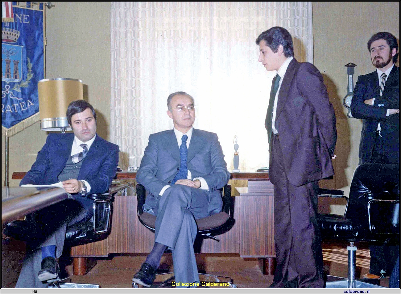L'Assessore Regionale Vincenzo Viti, il Ministro Dario Antoniozzi, Fernando Sisinni e Michele Martino.jpg