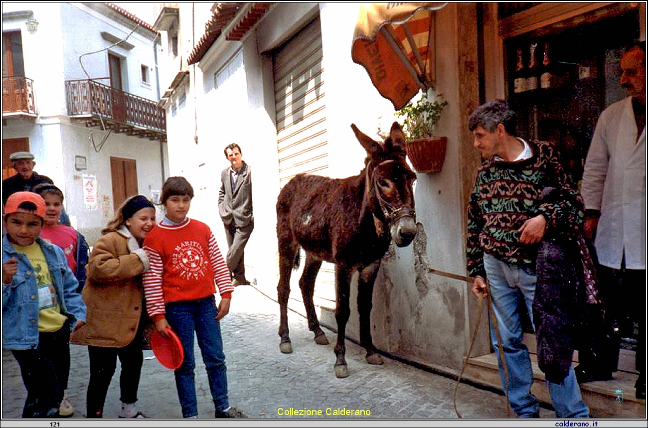 Antonio Cataldo con l'asino da Pasqualotto .jpg