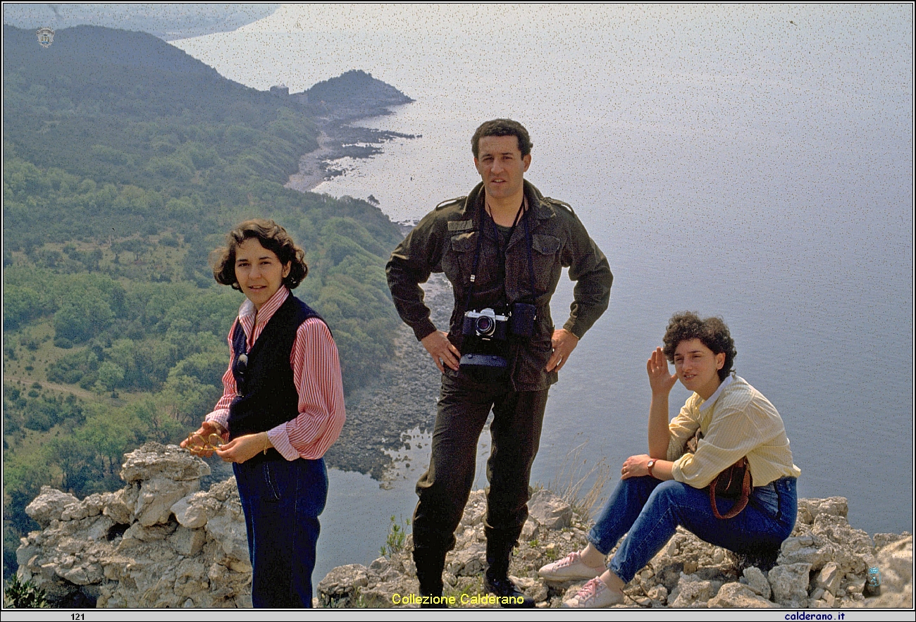 Rossana Limongi, Manlio Schettini e Carmelina Avigliano sulla Torre Caia.jpg