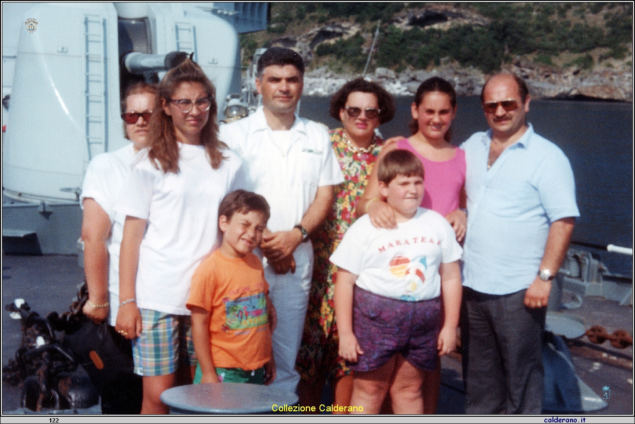 Antonio Brando Sindaco e la famiglia sulla Fregata Sagittario 18-7-1991.jpeg
