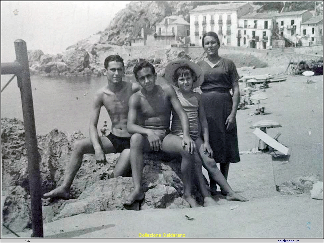 Pipino, Pompeo, Enza e Clarina Attanasio.jpg