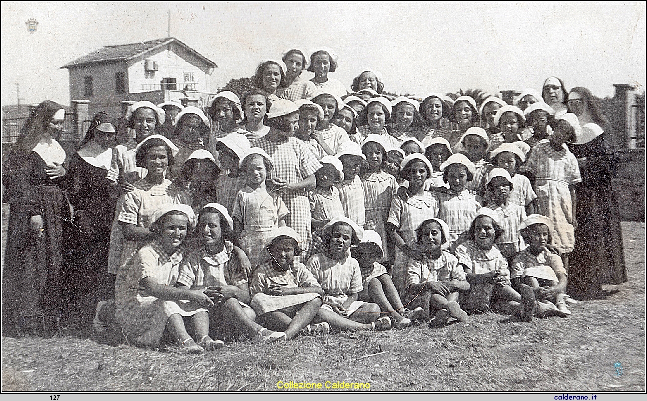 Colonia Marina con le Suore di Monte Calvario.jpeg