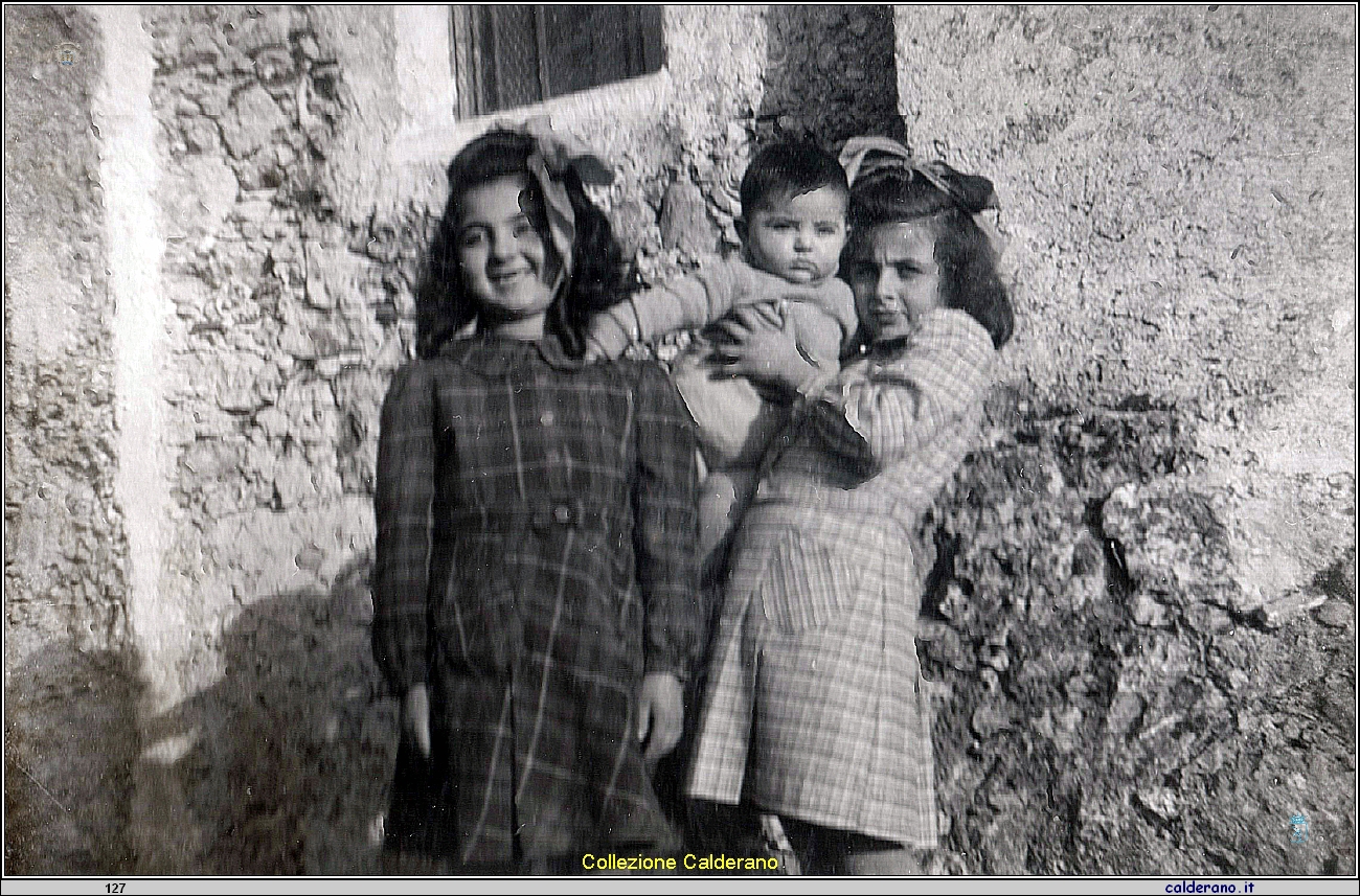 Da un album di una famiglia di Maratea A 33ac.jpg