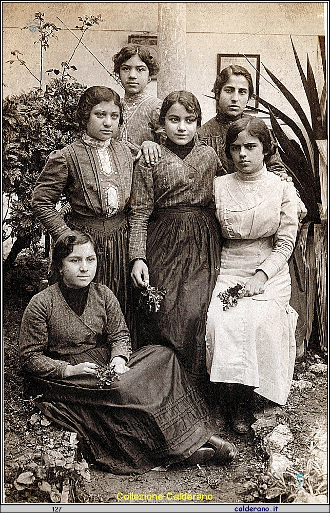 Da un album di una famiglia di Maratea A 37b.jpg