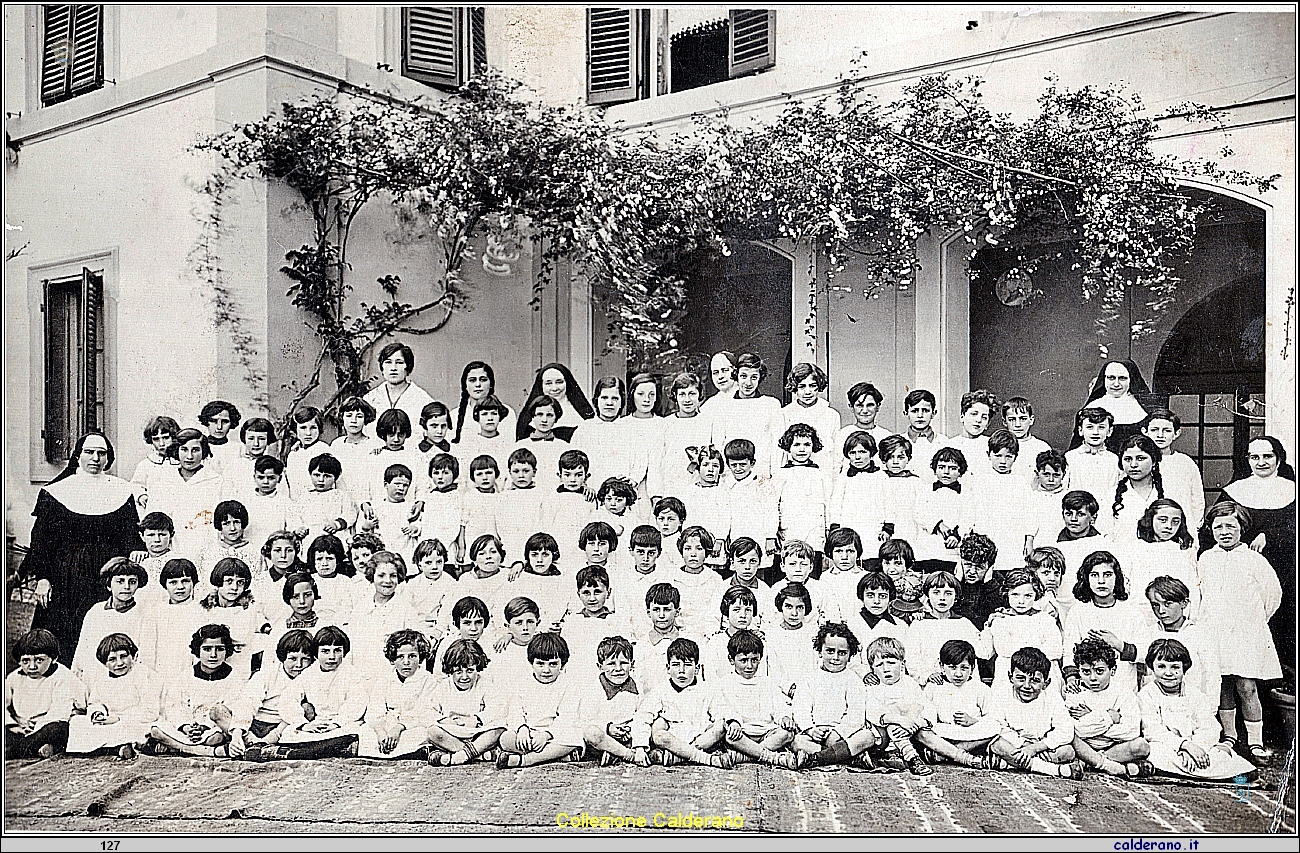 Scuola elementare con le Suore di Monte Calvario.jpg