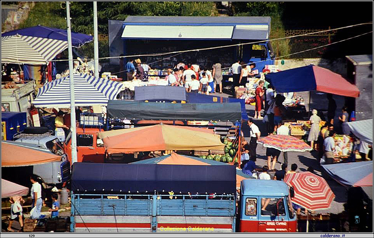 Il mercato alla Festa del Rosario.jpg