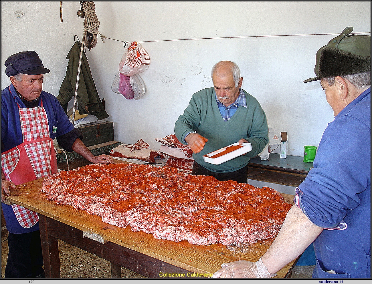 Preparazione con il pepe rosso per i zazicchi 25-1-2005.jpg