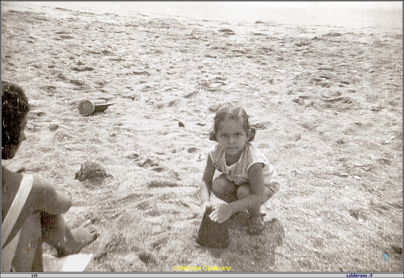 Sulla spiaggia Patricia Limongi.jpg