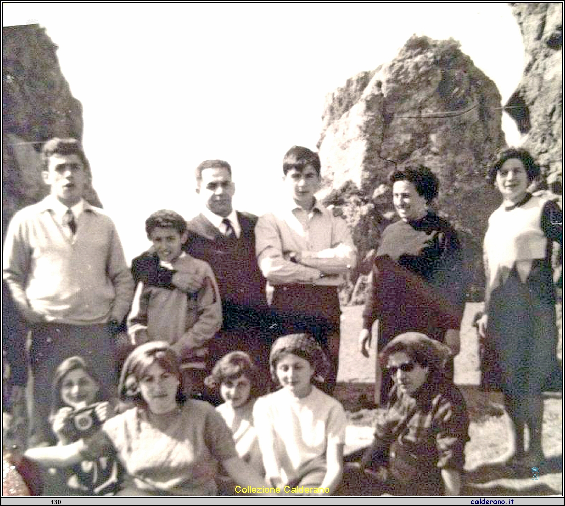 Michele D'Alascio,Manlio e Pasquale Schettini,Gianfranco D'Alascio,Maria Brando,Agnese Ferraro,Wanda Auriemma,Enza Pagliaro,Angela Auriemma,Linda e Zefferina Schettini.jpg