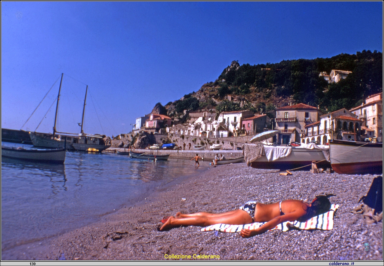 Quando al Porto esisteva ancora la spiaggia - 1970.jpg