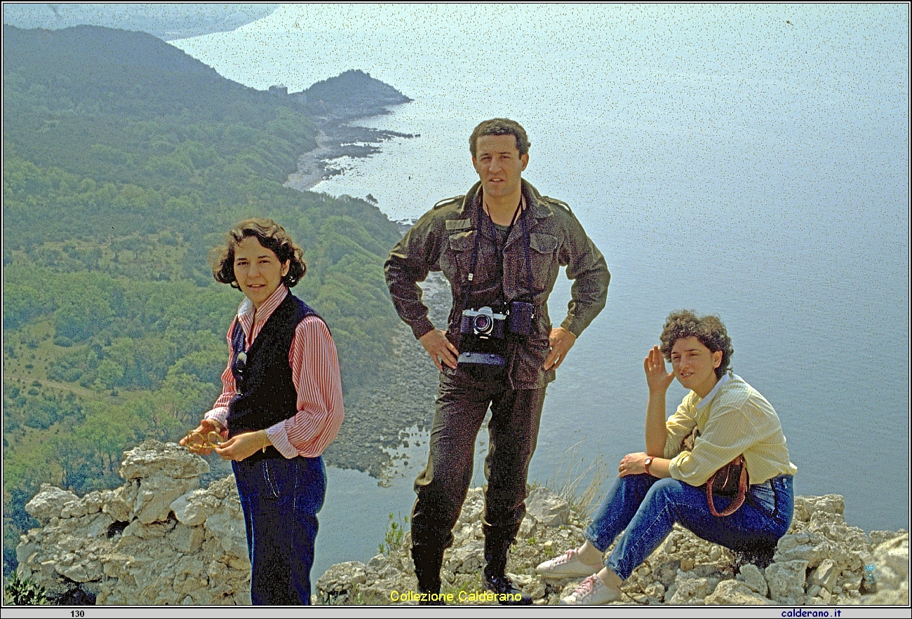 Rossana Limongi, Manlio Schettini e Carmela Avigliano sulla Torre Caina.jpg