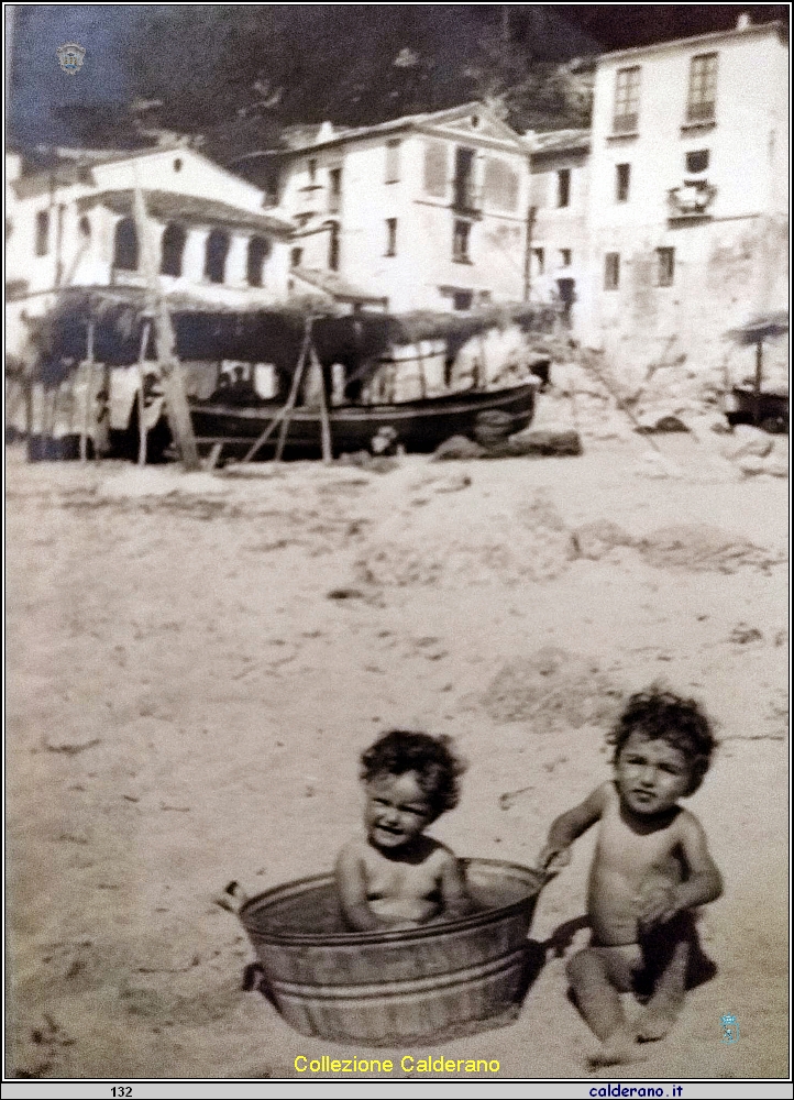 I bagni al Porto - Anna e Antonio Martino 1938.JPG