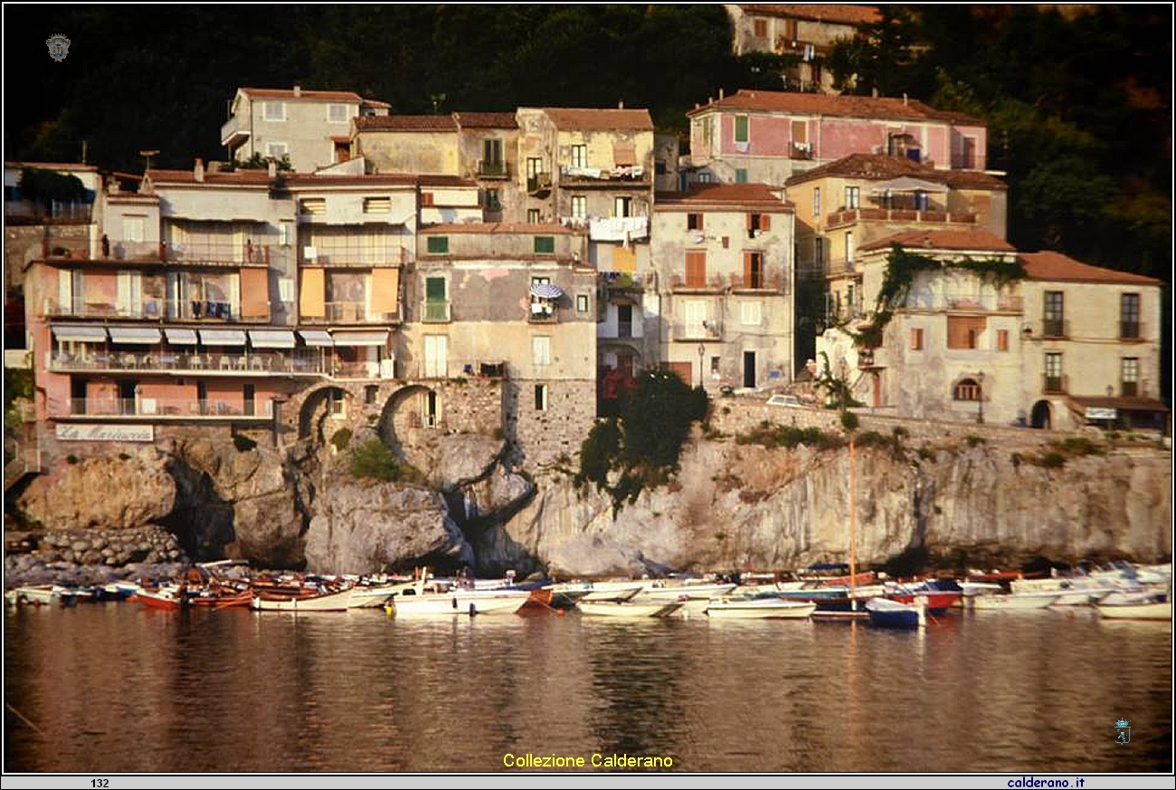 Ormeggio libero al Porto.jpg