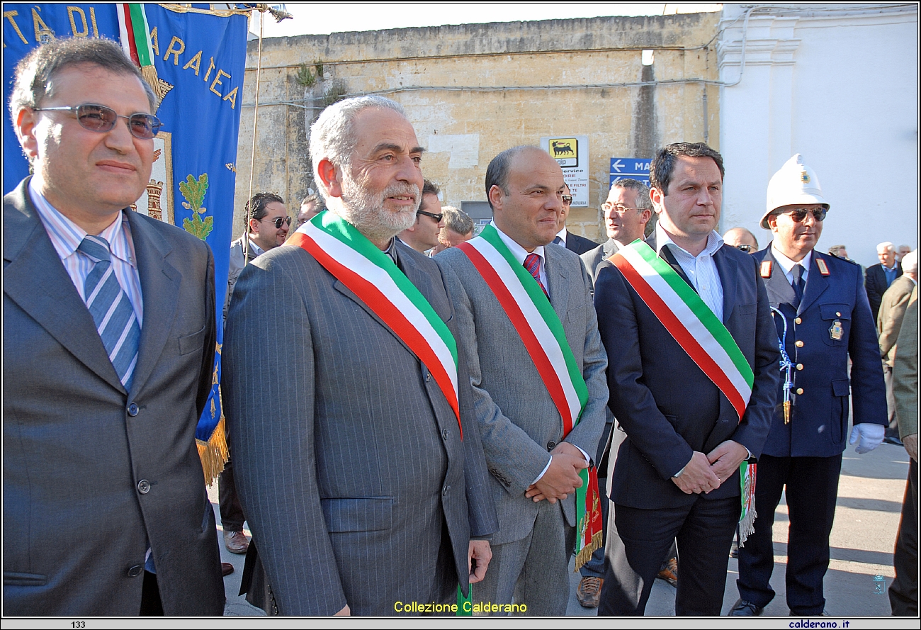 Sindaco Franco Ambrosio con i Sindaci ad Avetrana.jpg