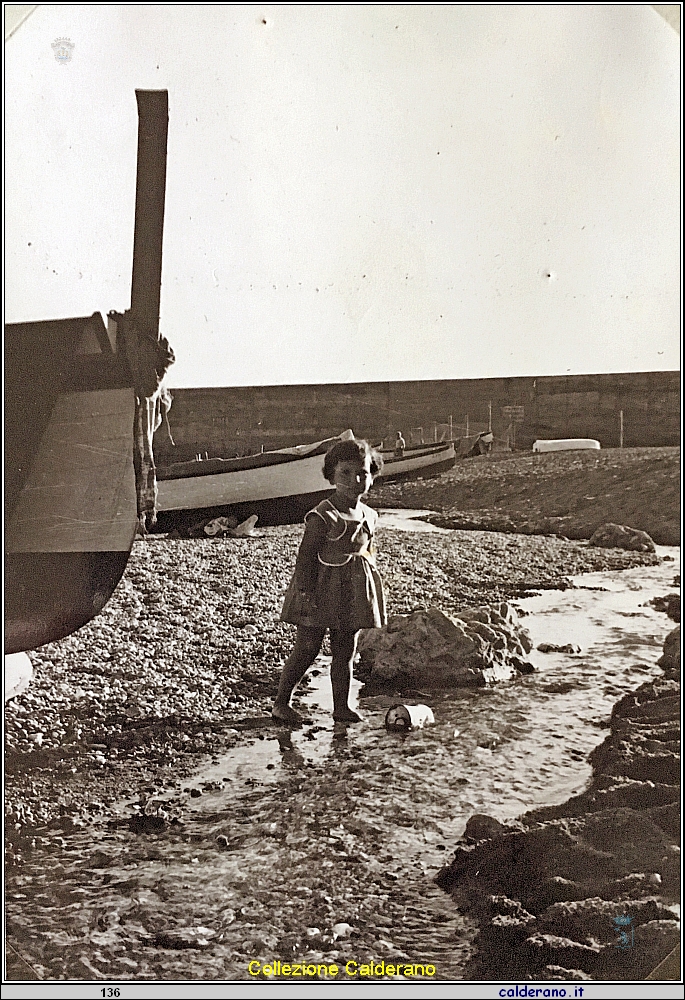 Bice Avigliano nel fiume del Porto.jpg