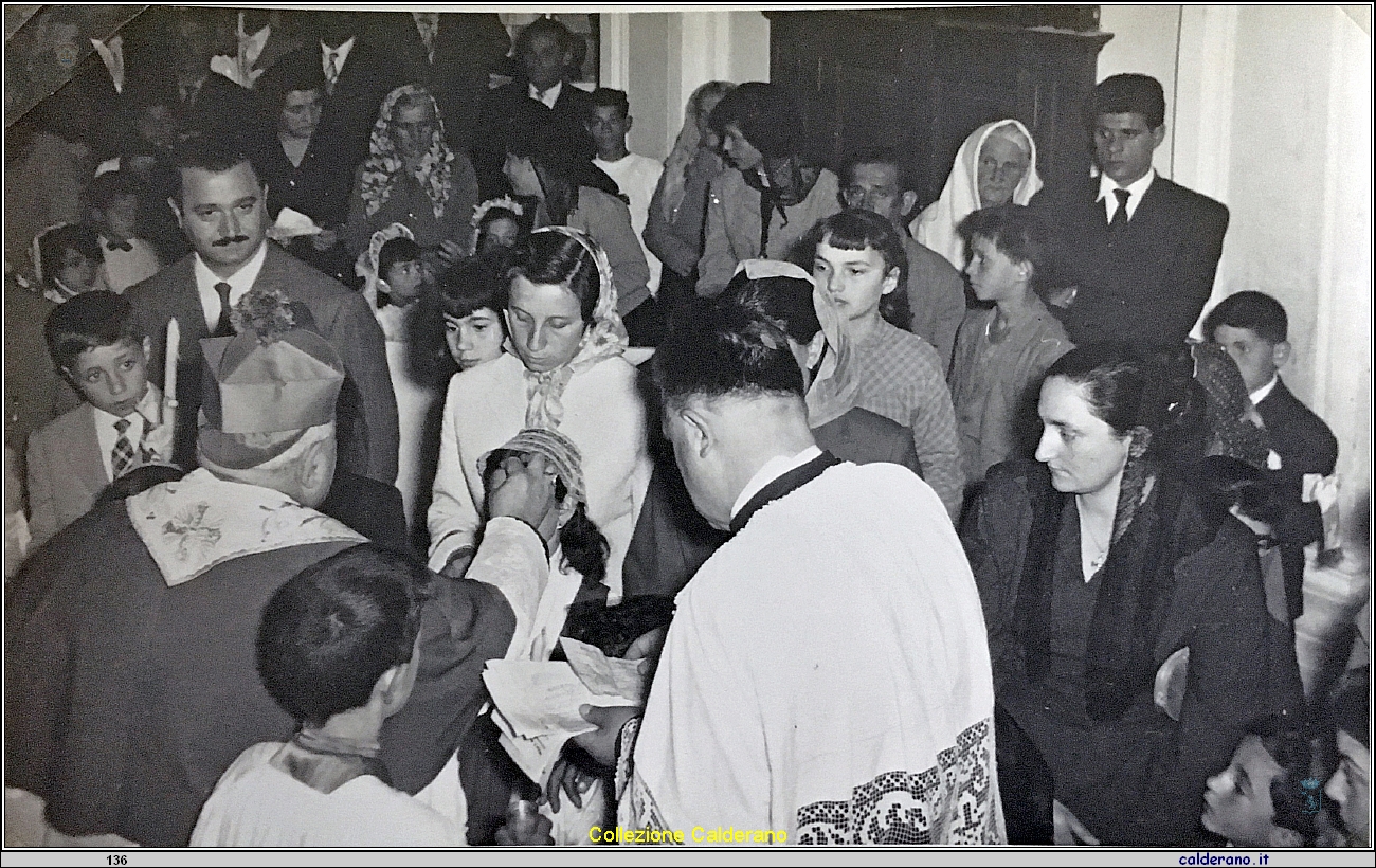 S.E. Federico Pezzullo impartisce la cresima.jpg