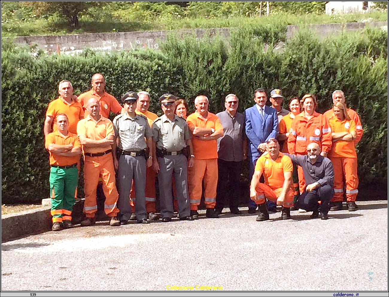 Forestali con Don Biagio Giovinazzo e il Sindaco Domenico Cipolla.jpg