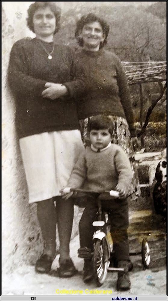 Rosa Adelina Rizzo Schettini e il figlio Pasquale Limongi.jpg