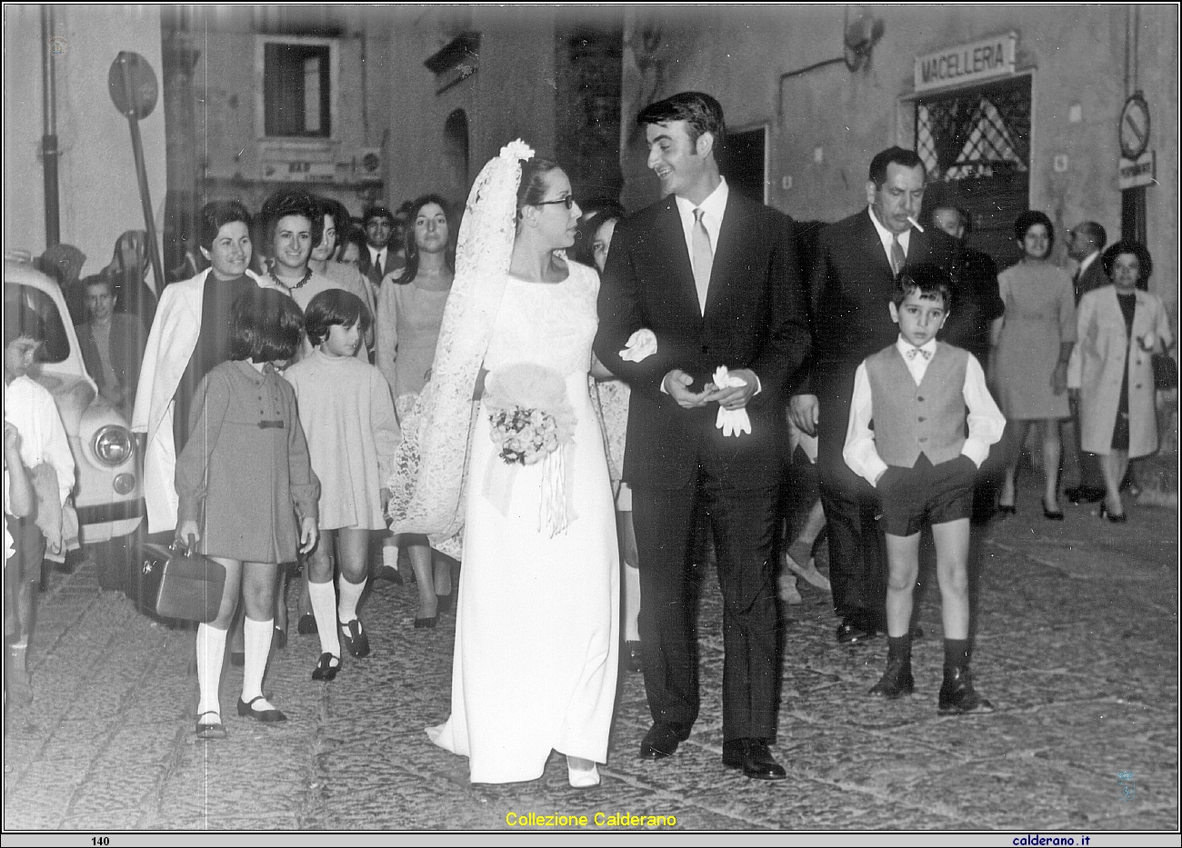 Matrimonio di Eugenio e Maria Emilia -  In piazza Maria Emilia ed Eugenio.jpg