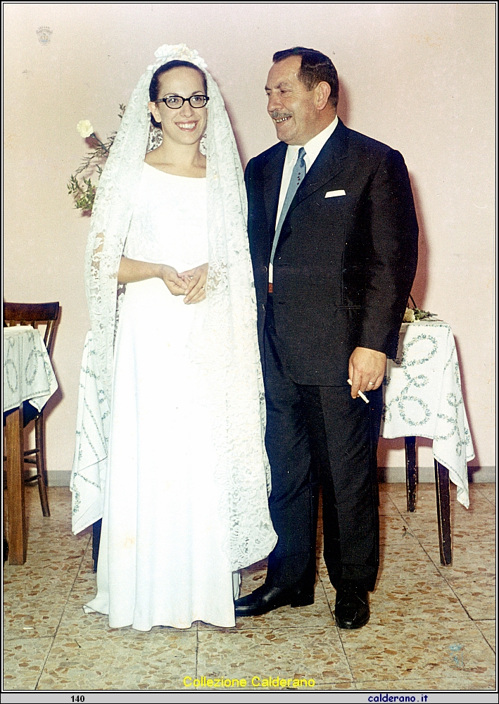 Matrimonio di Eugenio e Maria Emilia - Maria Emilia e Papa' - 1969.jpg