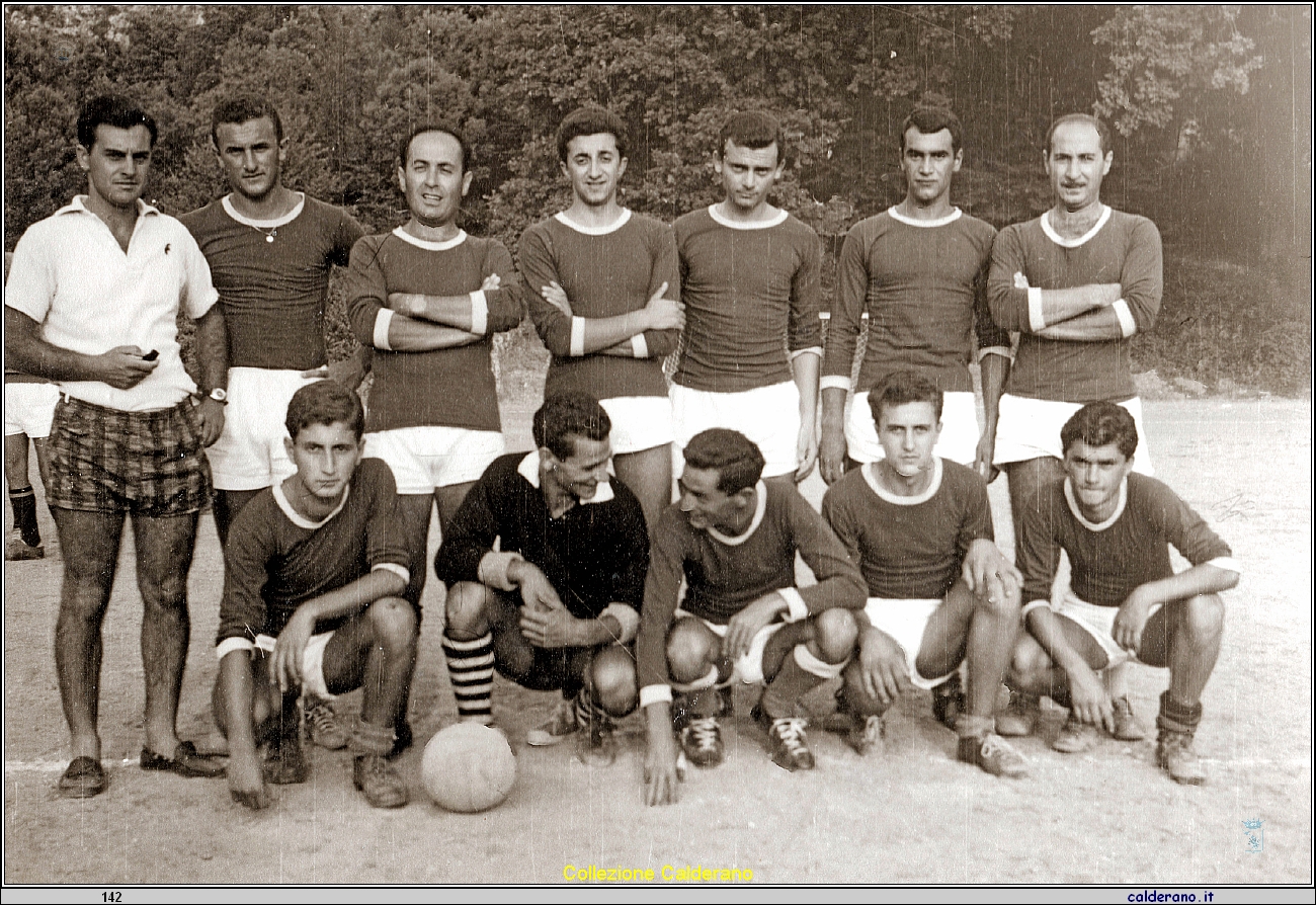 Calcio Maratea con Mimmo, Pasqualino, Sciascino, Ninetto, Sisino, Gianfranco, Carlino, Mario, Carluccio, ---, Pinuccio e ---.jpeg