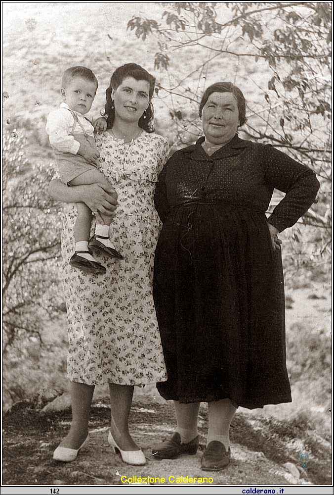 Italia Persico e la Mamma.jpg