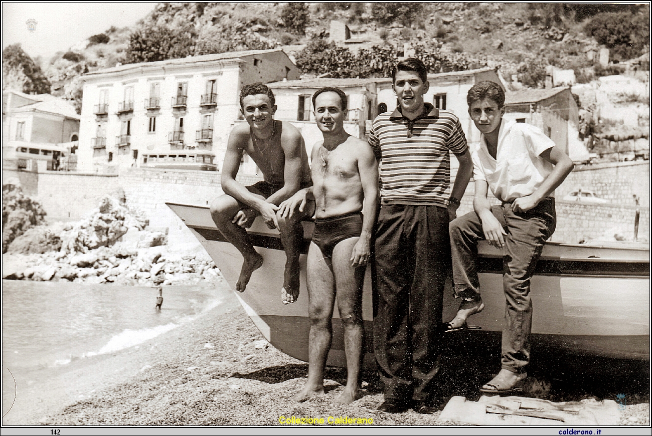 Pasquale Stoppelli, Biagio Sciascino Vitolo, Pierino Limongi e Mario i Trani al Porto.jpeg