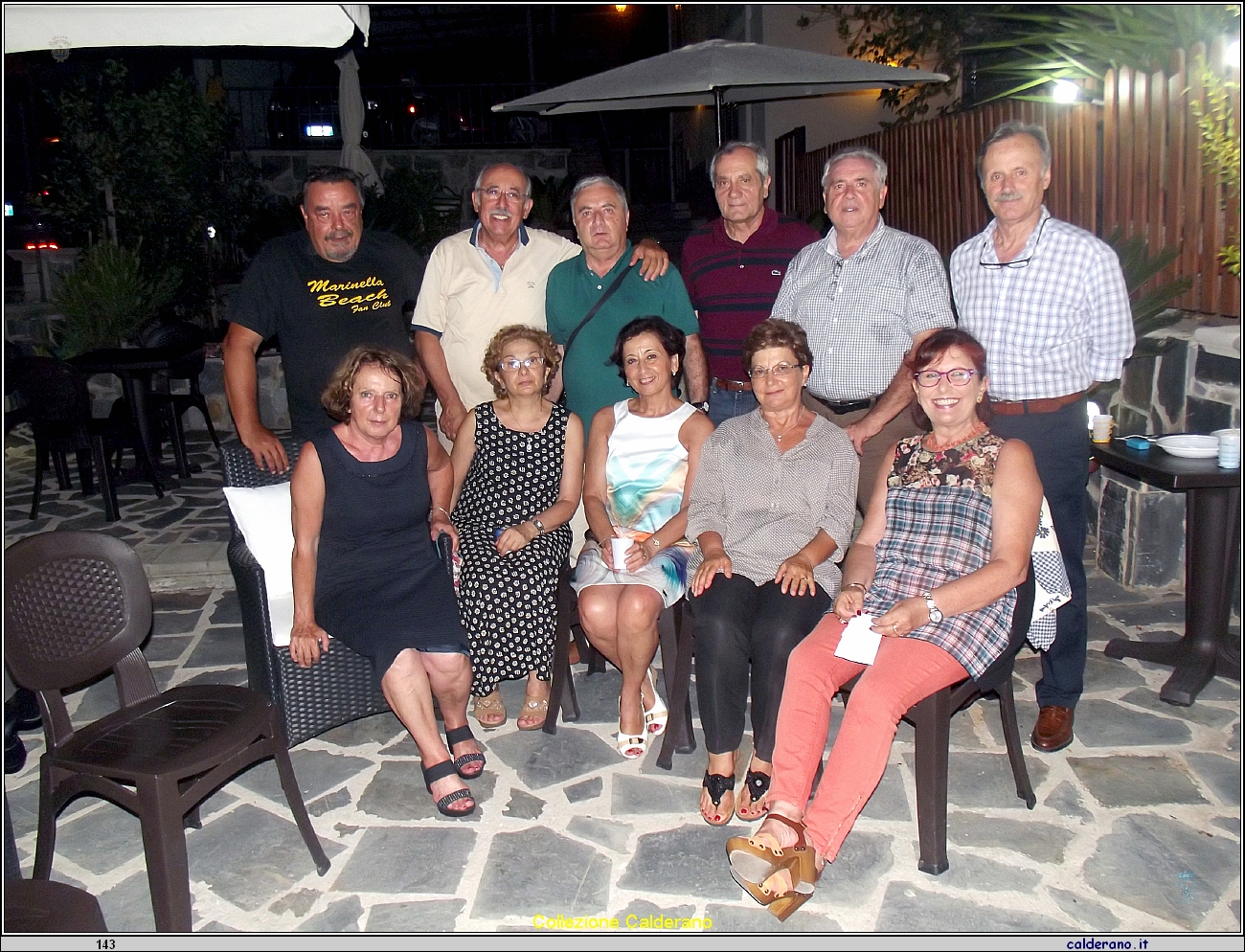 Emanuele Labanchi con igli ex-Compagni di classe  -4 agosto 2015.JPG