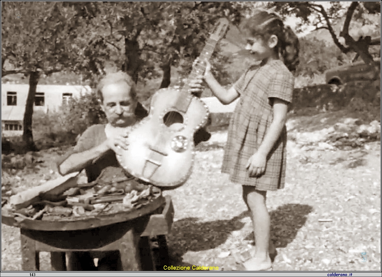 Gennaro Di Puglia - Mastu Jnnaru - con la nipotina.jpeg