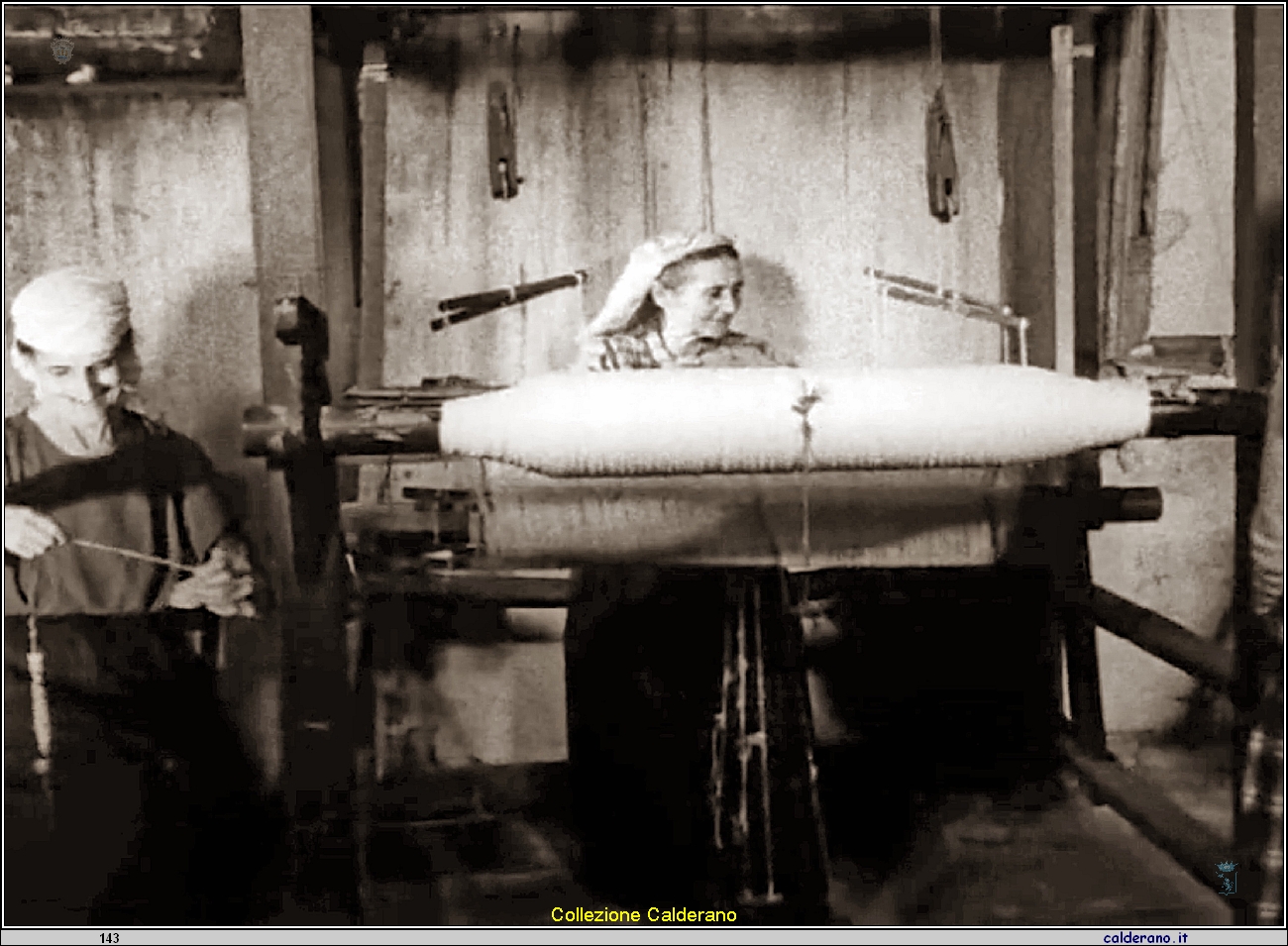 Le tessitrici Raffaella Feluccia Labanca e Giuseppina Fontana.jpeg