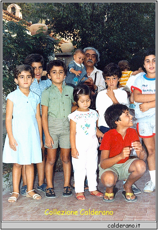 Bambini con Vincenzo D'Alascio.jpg
