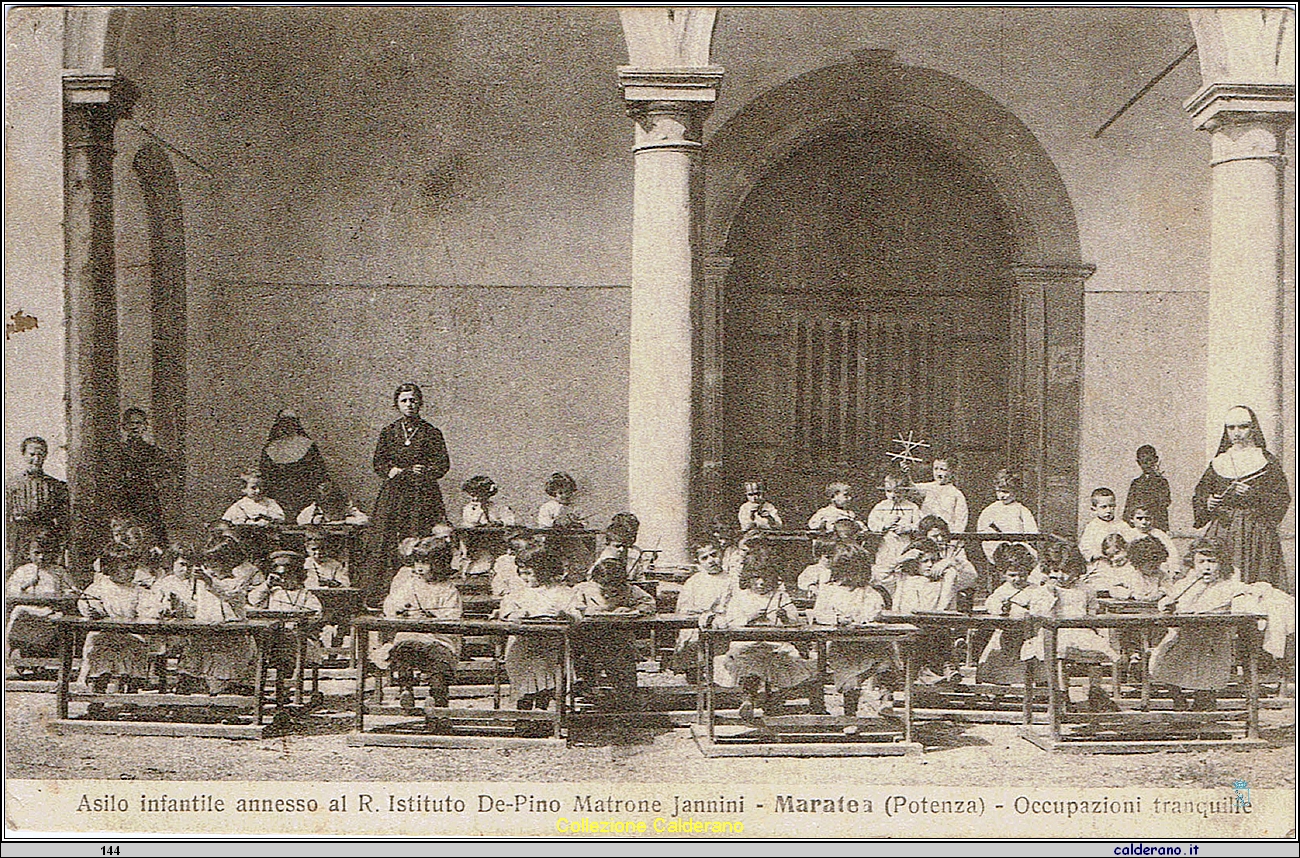 Cartolina - Asilo infantile annesso al R. Istituro De-Pino Matrone Iannini .jpg