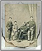 Federico Rossi con i figli.jpg